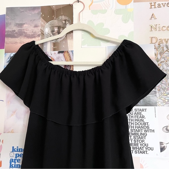 Aritzia promener off the shoulder blouse - Picture 5 of 7